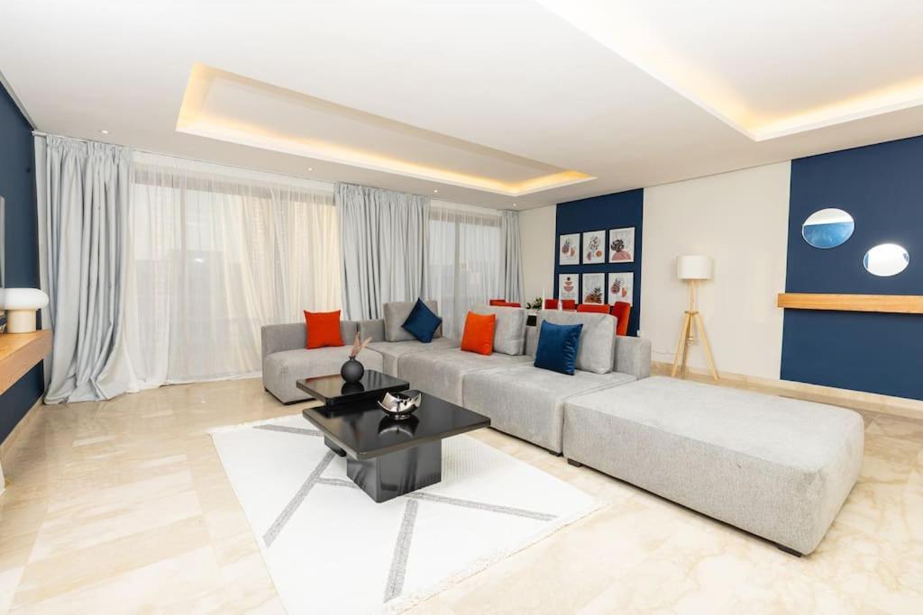 Modern 2Br Retreat In Marina Sale Luxury Living Apartment Hajja Екстериор снимка