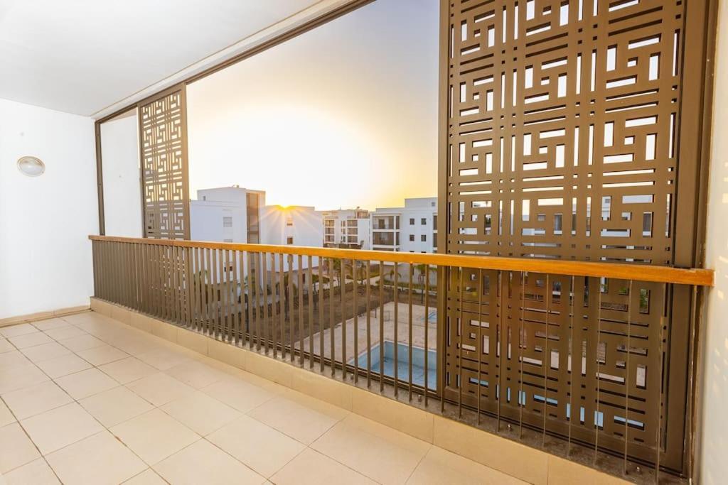 Modern 2Br Retreat In Marina Sale Luxury Living Apartment Hajja Екстериор снимка